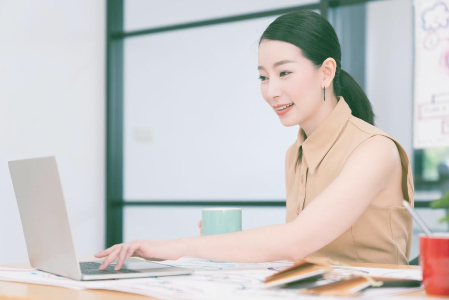 Arbeitsumgebung mit Analysen und Optimierungsstrategien für E-Commerce-SEO